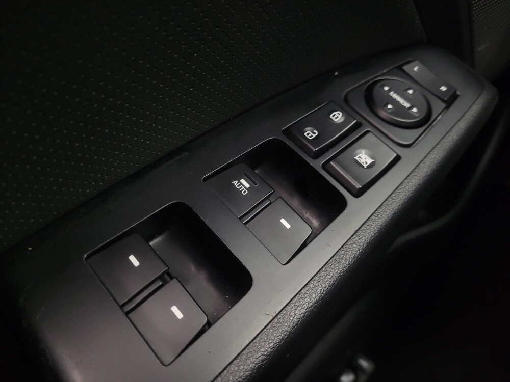 2018 Hyundai Elantra in Indianapolis, IN 46219 - 18129763 27