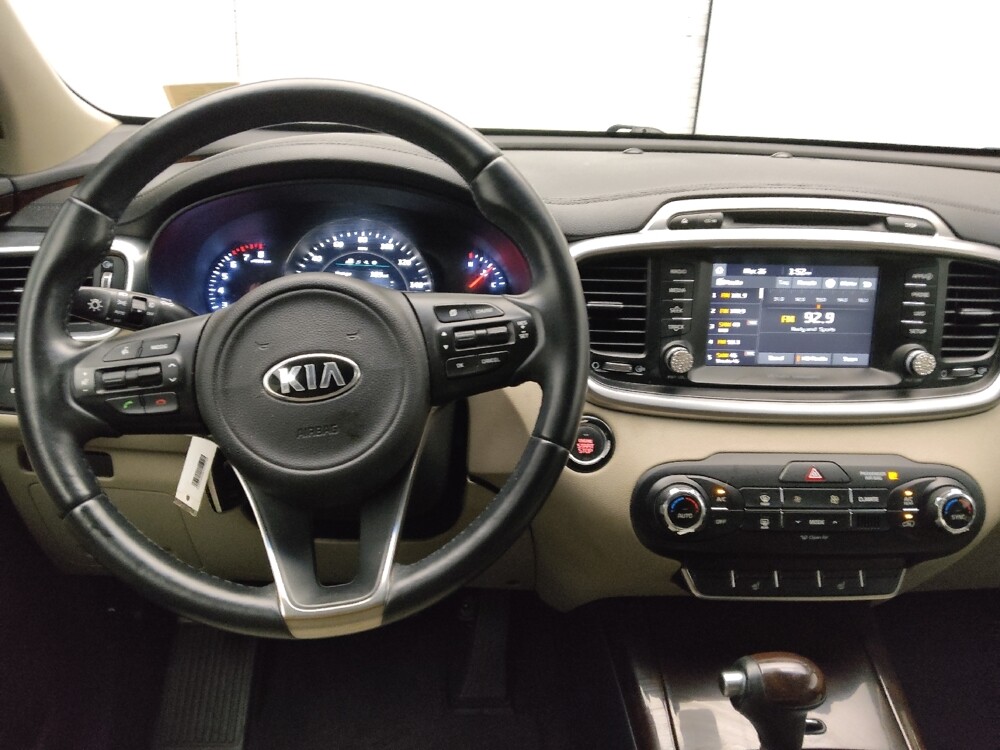 2017 Kia Sorento in Jackson, MS 39211 - 18129774 22