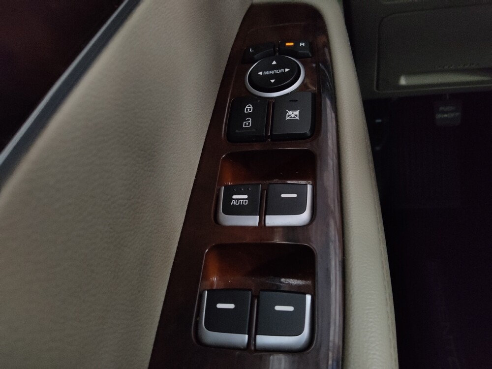 2017 Kia Sorento in Jackson, MS 39211 - 18129774 27