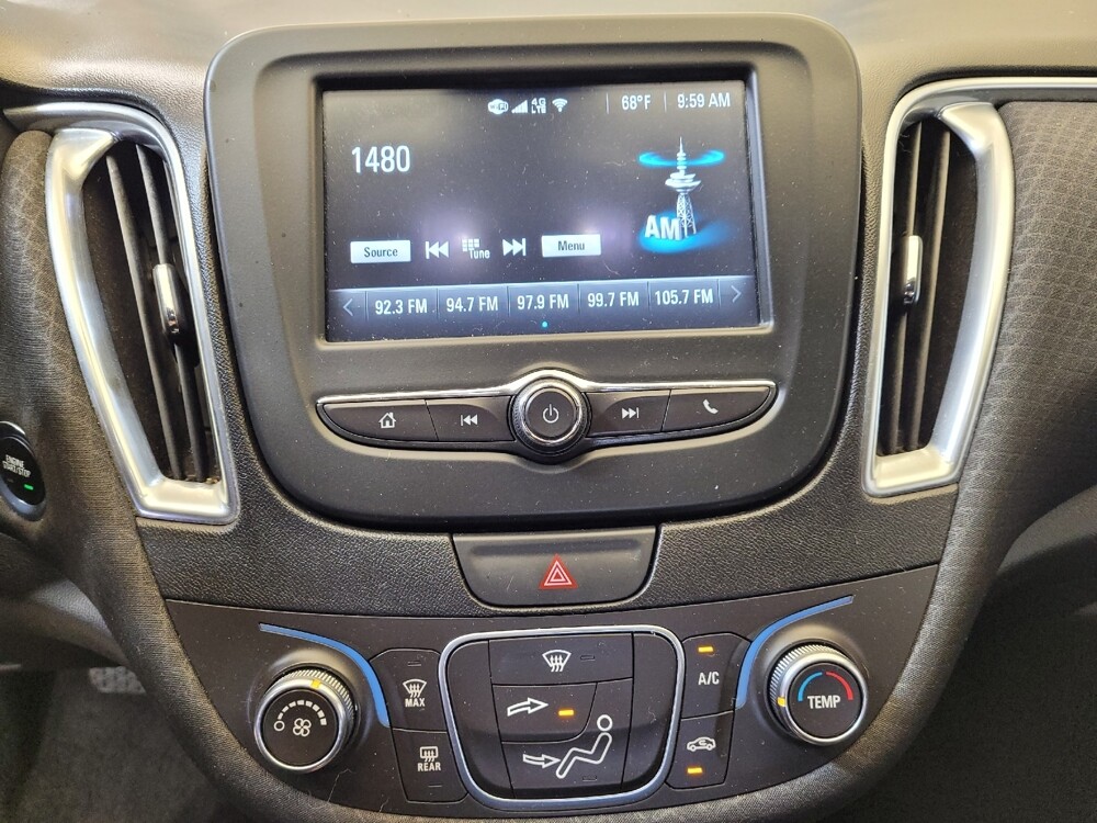 2018 Chevrolet Malibu in Fairfield, OH 45014 - 18129777 25