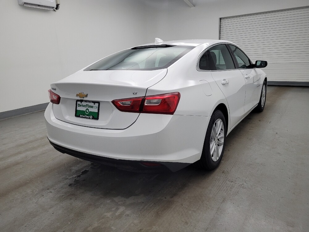 2018 Chevrolet Malibu in Fairfield, OH 45014 - 18129777 9