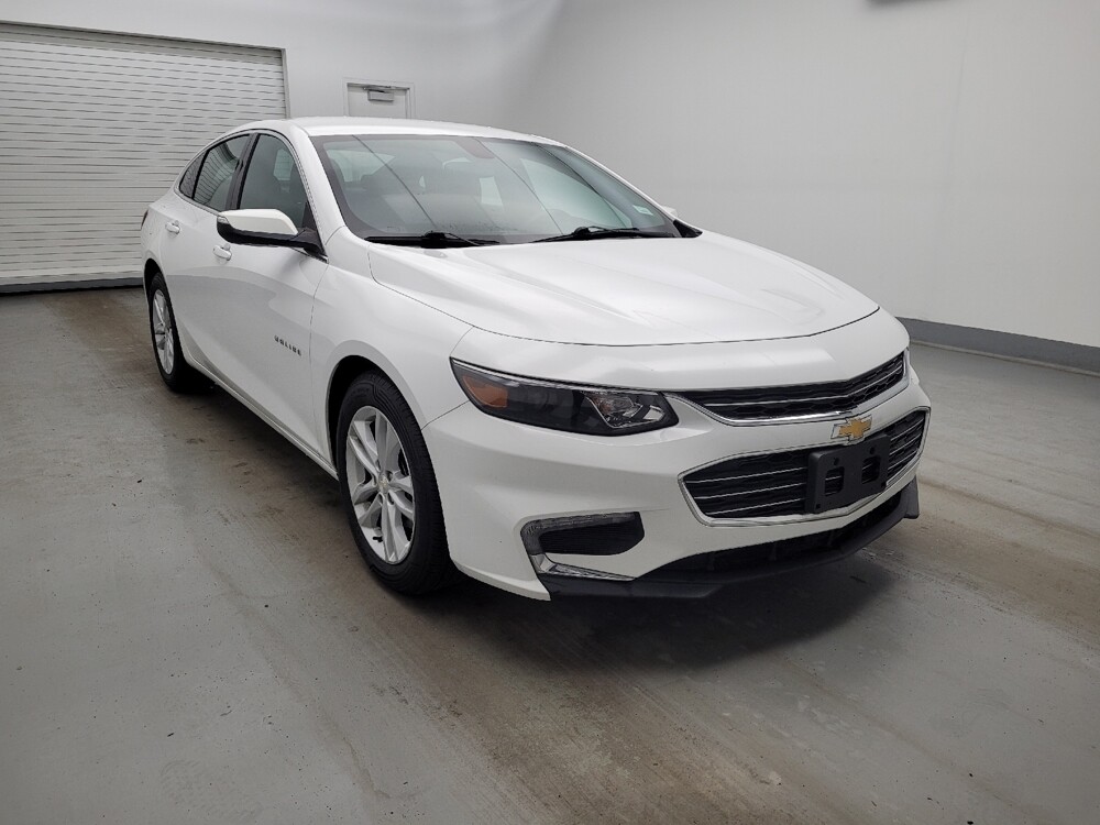 2018 Chevrolet Malibu in Fairfield, OH 45014 - 18129777 13