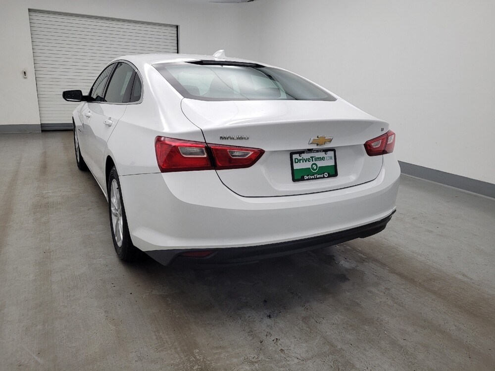 2018 Chevrolet Malibu in Fairfield, OH 45014 - 18129777 6
