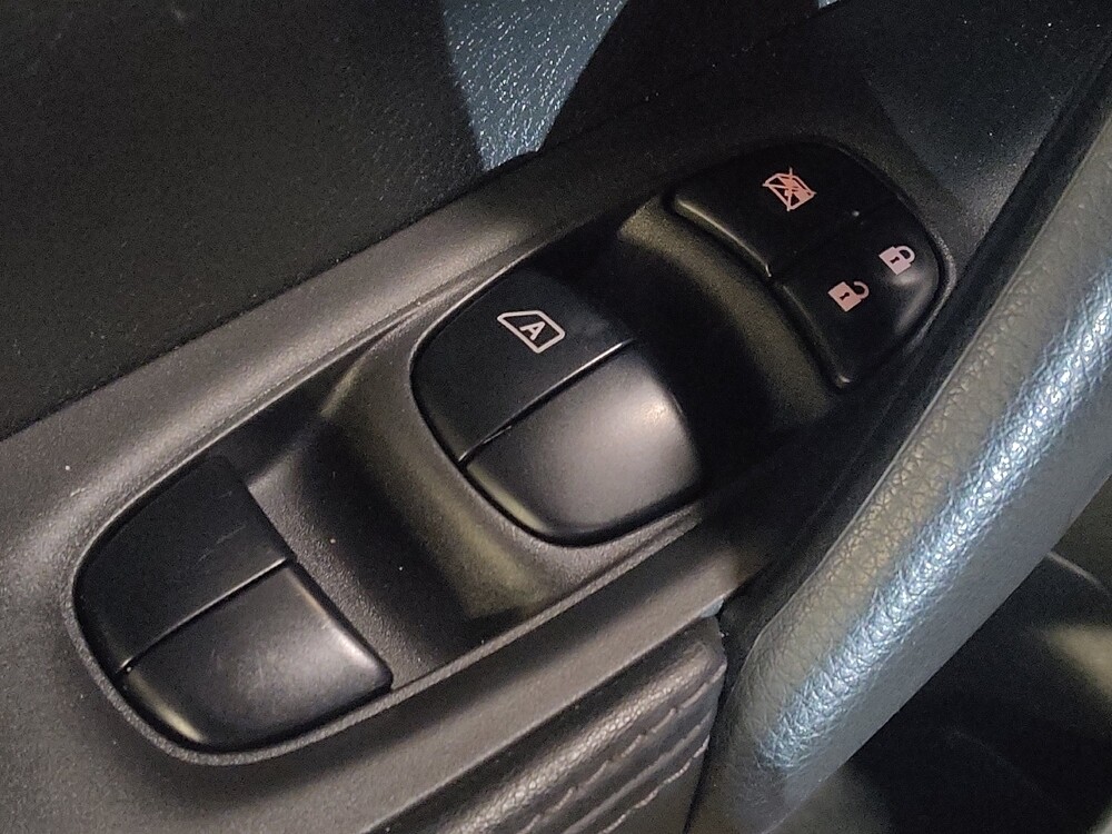 2020 Nissan Rogue Sport in Orlando, FL 32808 - 18129789 27