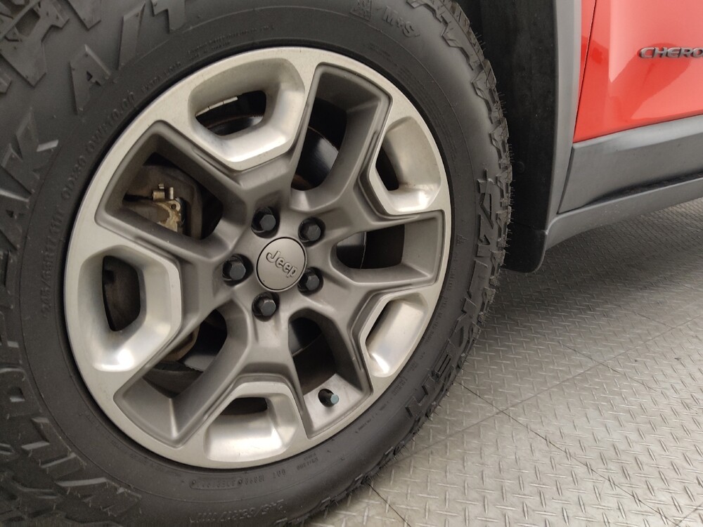 2019 Jeep Cherokee in Savannah, GA 31419 - 18129790 31