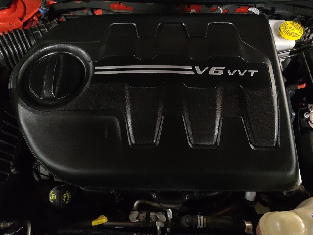 2019 Jeep Cherokee in Savannah, GA 31419 - 18129790 30