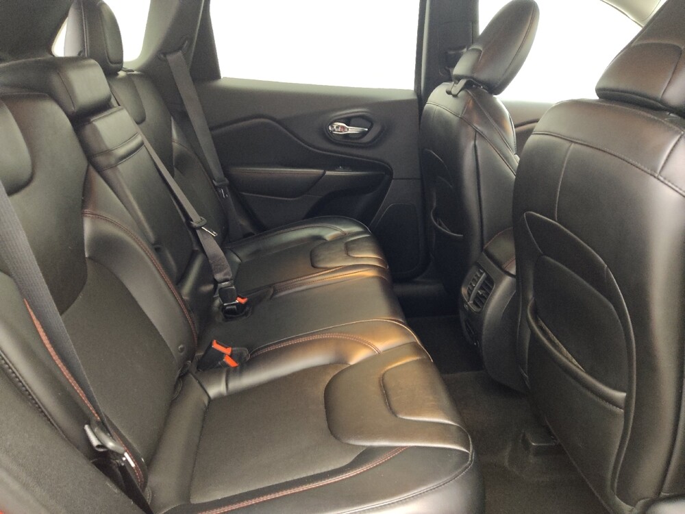 2019 Jeep Cherokee in Savannah, GA 31419 - 18129790 19