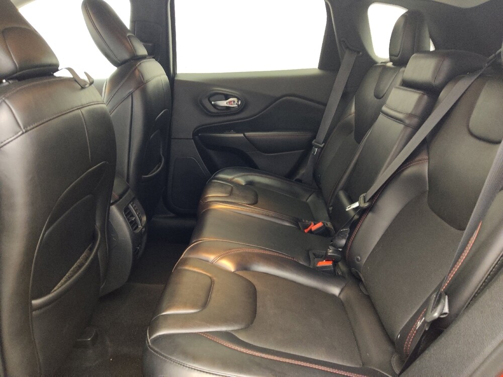 2019 Jeep Cherokee in Savannah, GA 31419 - 18129790 18