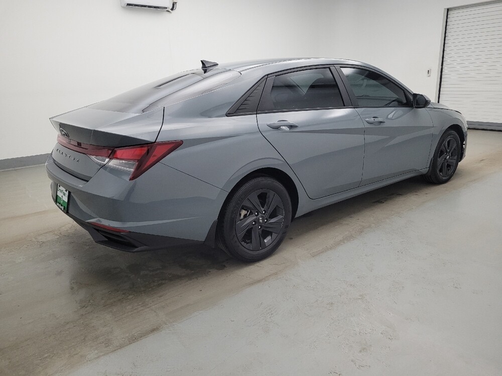 2022 Hyundai Elantra in Maple Heights, OH 44137 - 18129795 10