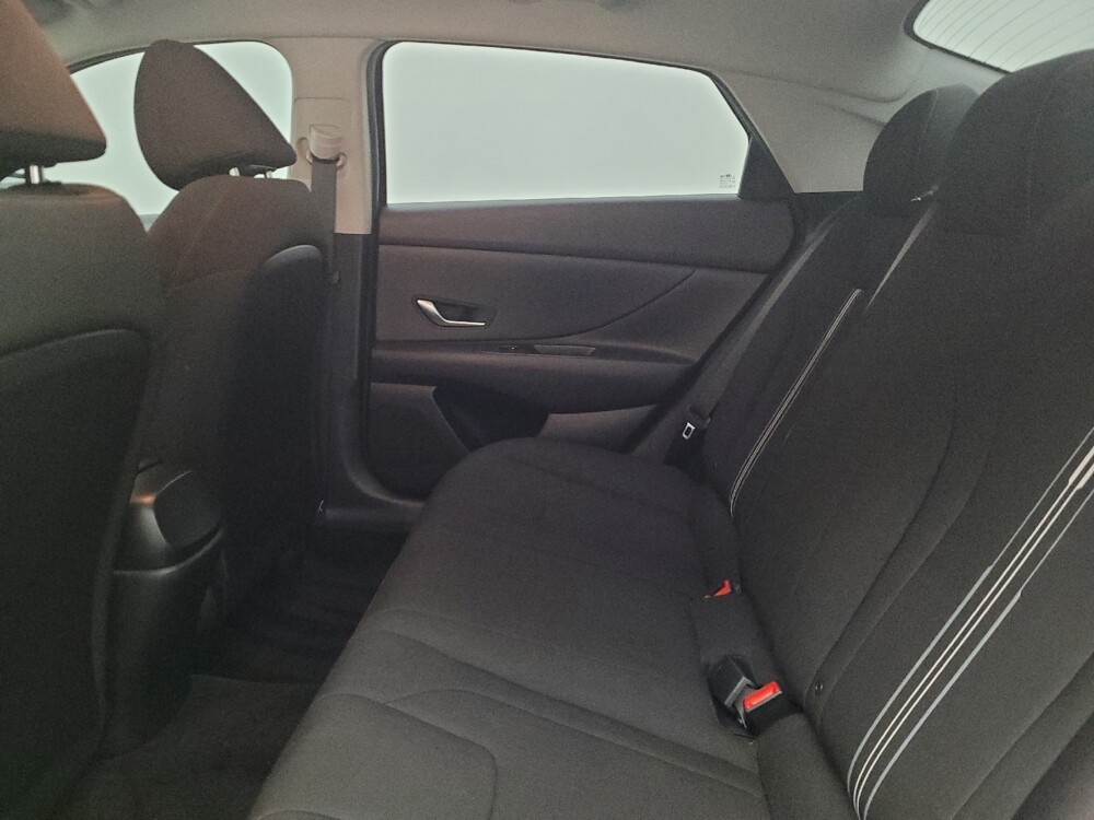 2022 Hyundai Elantra in Maple Heights, OH 44137 - 18129795 18