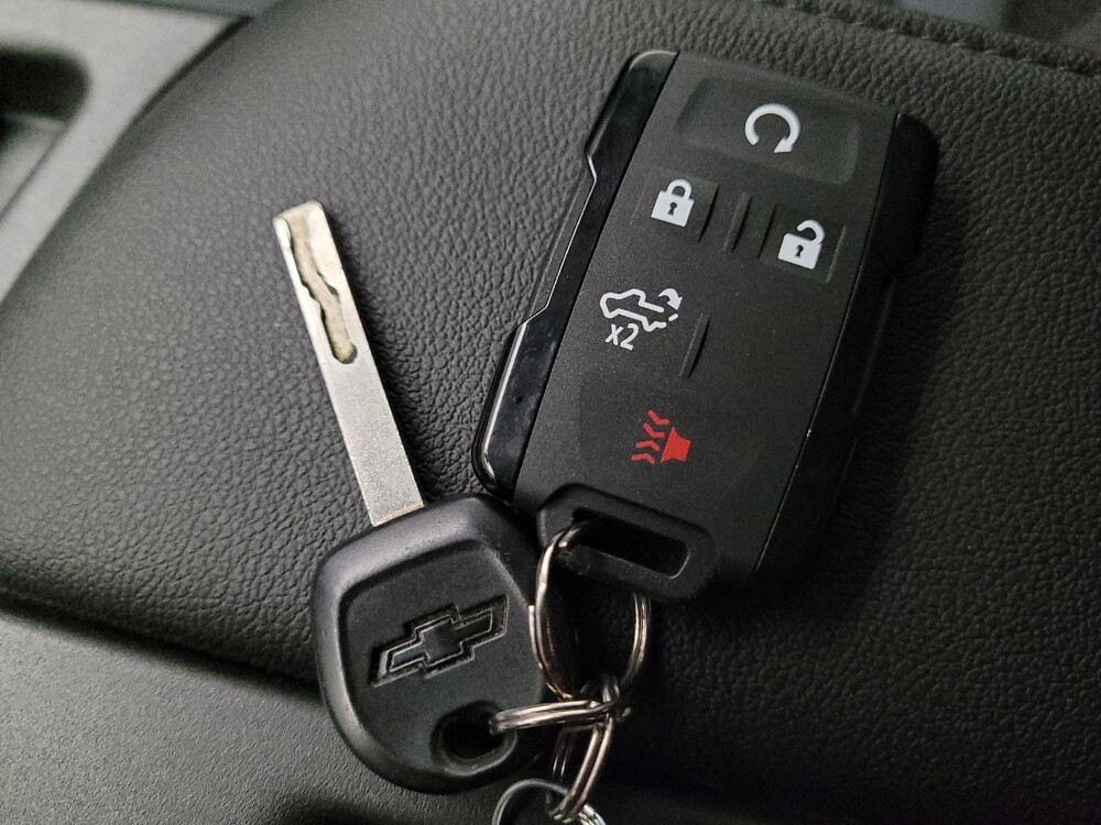 2019 Chevrolet Silverado 1500 in Downey, CA 90241 - 18129797 32