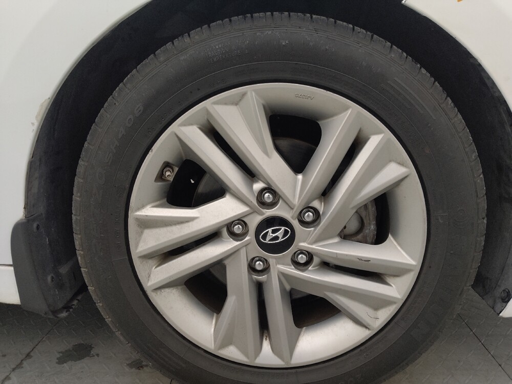 2020 Hyundai Elantra in Macon, GA 31210 - 18129799 31