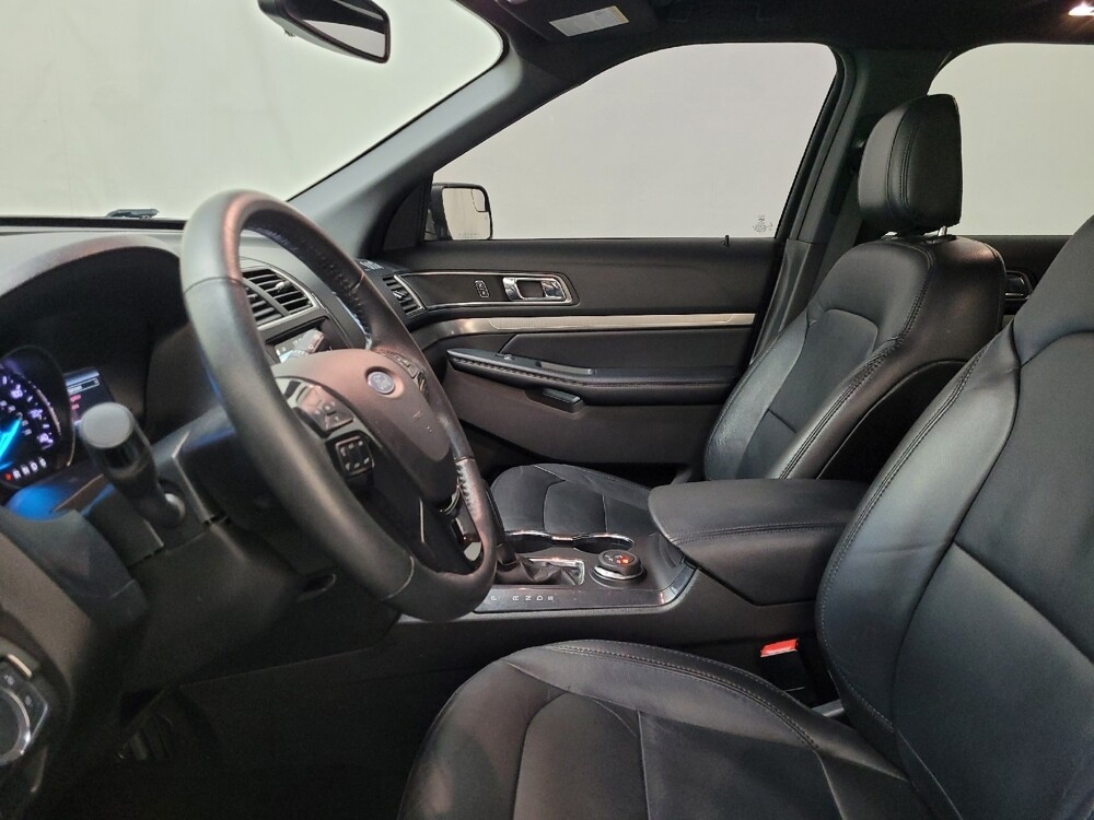2018 Ford Explorer in Langhorne, PA 19047 - 18129810 17
