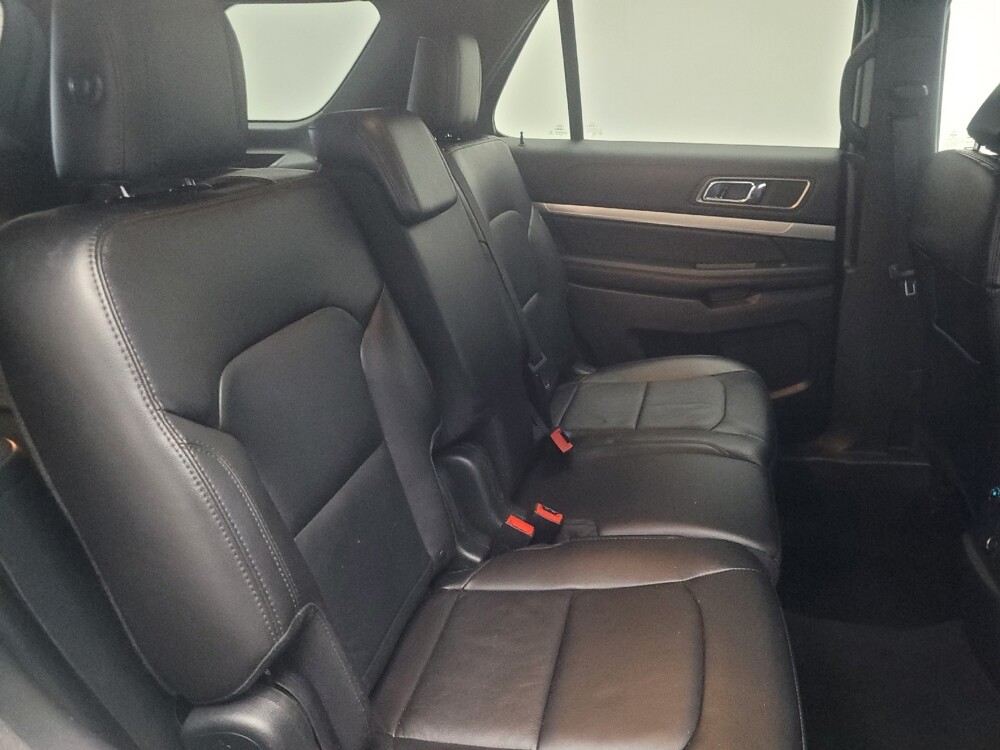 2018 Ford Explorer in Indianapolis, IN 46219 - 18129815 19