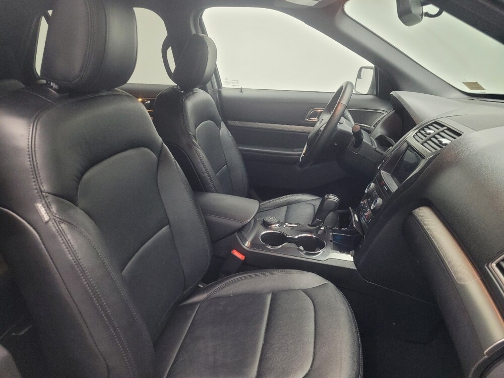 2018 Ford Explorer in Indianapolis, IN 46219 - 18129815 21