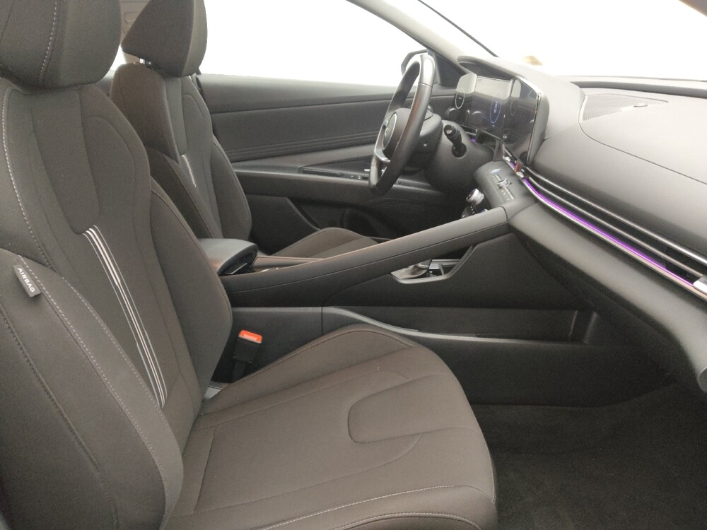 2025 Hyundai Elantra in Gainesville, FL 32609 - 18129818 21