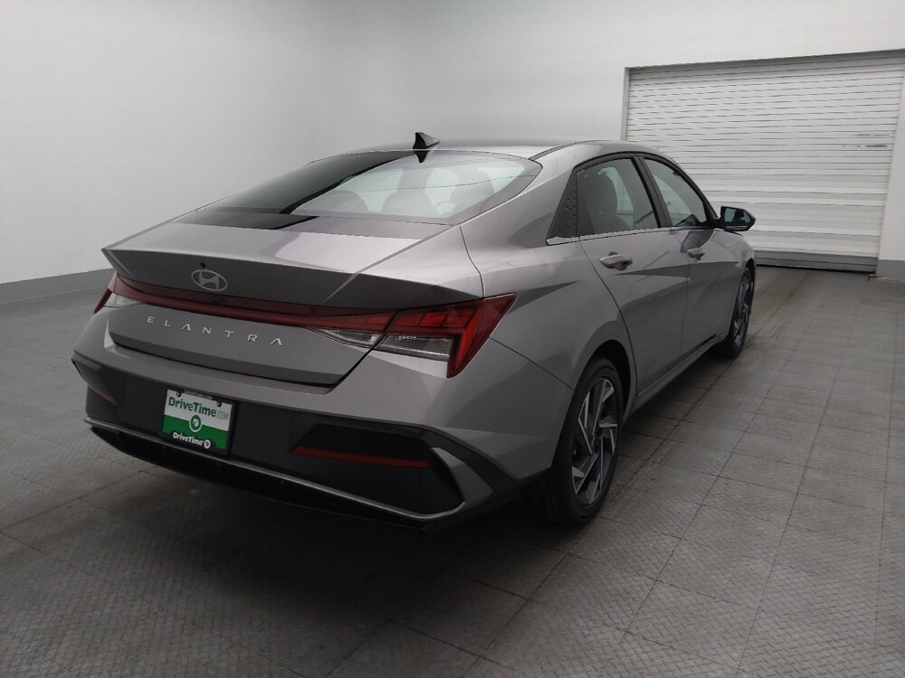 2025 Hyundai Elantra in Gainesville, FL 32609 - 18129818 9