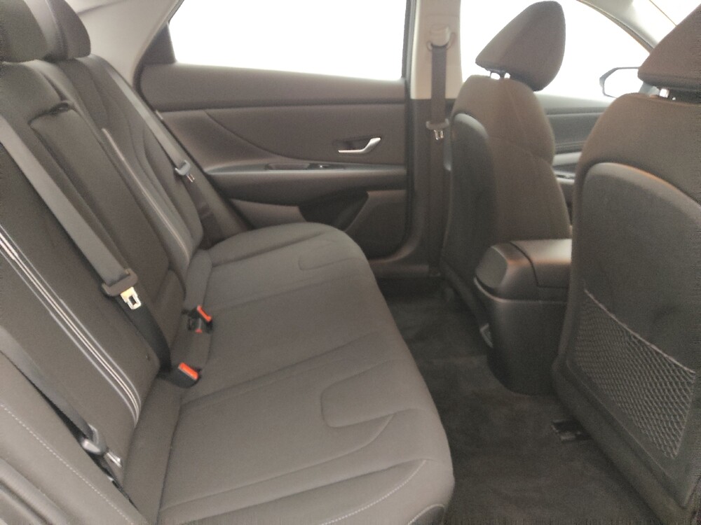 2025 Hyundai Elantra in Gainesville, FL 32609 - 18129818 19