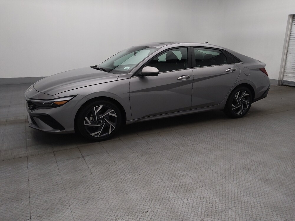 2025 Hyundai Elantra in Gainesville, FL 32609 - 18129818 2