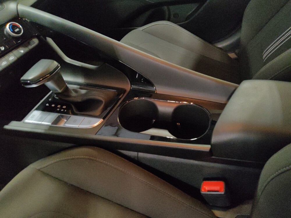 2025 Hyundai Elantra in Gainesville, FL 32609 - 18129818 26