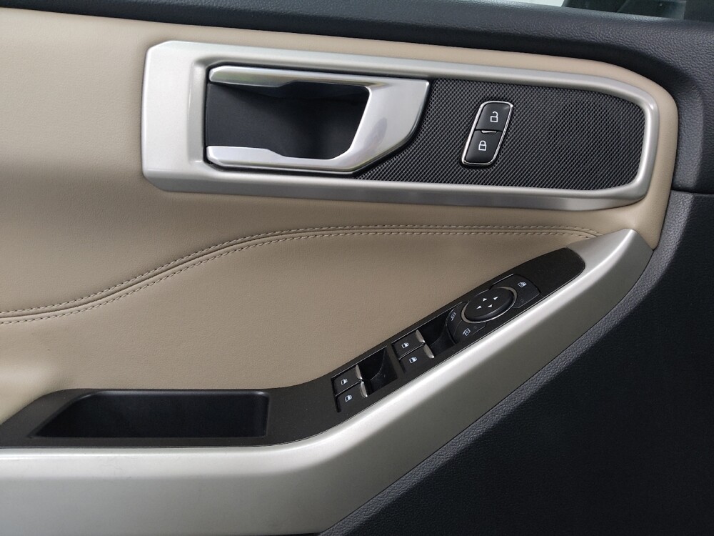 2022 Ford Explorer in St. Louis, MO 63136 - 18129819 27