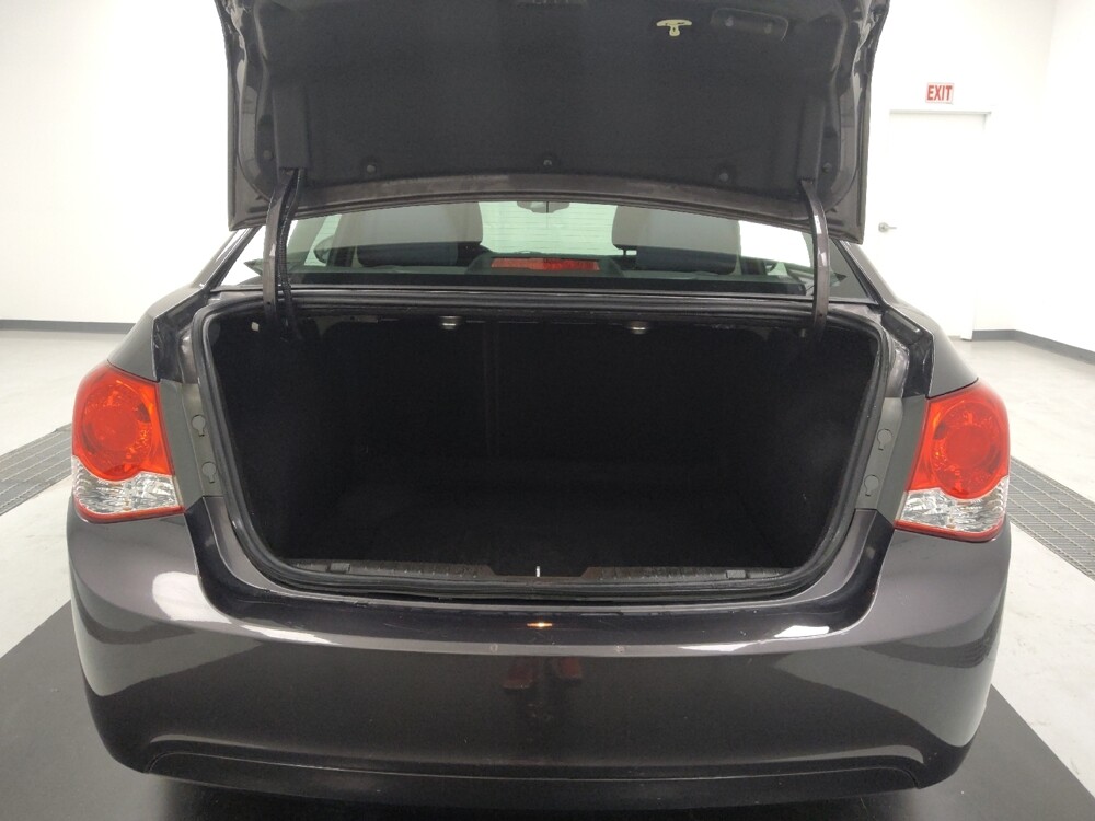 2016 Chevrolet Cruze in St. Louis, MO 63136 - 18129820 29