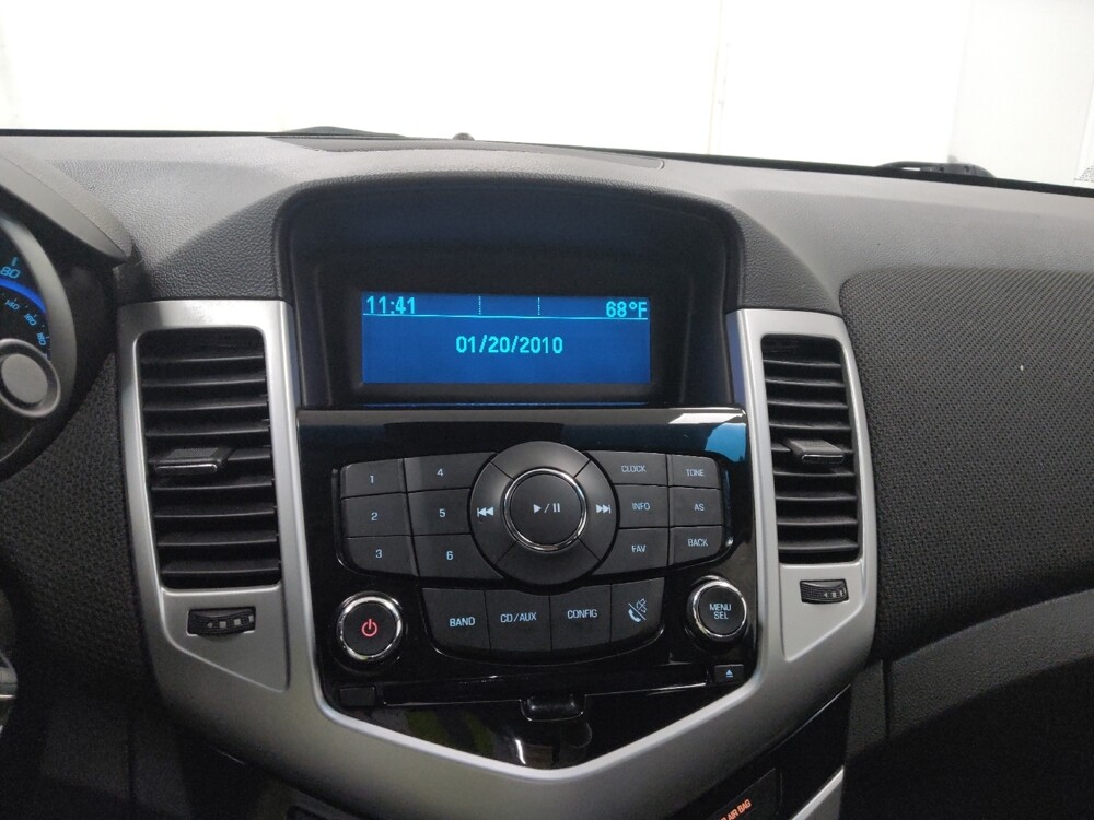 2016 Chevrolet Cruze in St. Louis, MO 63136 - 18129820 25