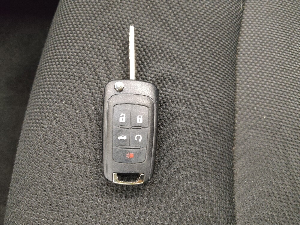 2016 Chevrolet Cruze in St. Louis, MO 63136 - 18129820 32