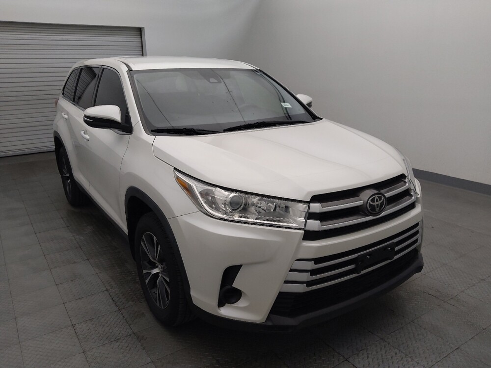 2019 Toyota Highlander in Houston, TX 77074 - 18129829 13