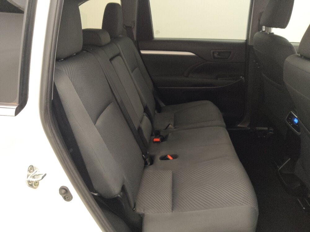 2019 Toyota Highlander in Houston, TX 77074 - 18129829 19