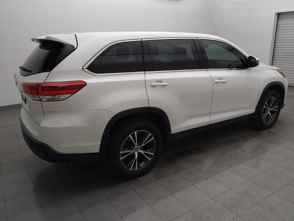 2019 Toyota Highlander in Houston, TX 77074 - 18129829 10