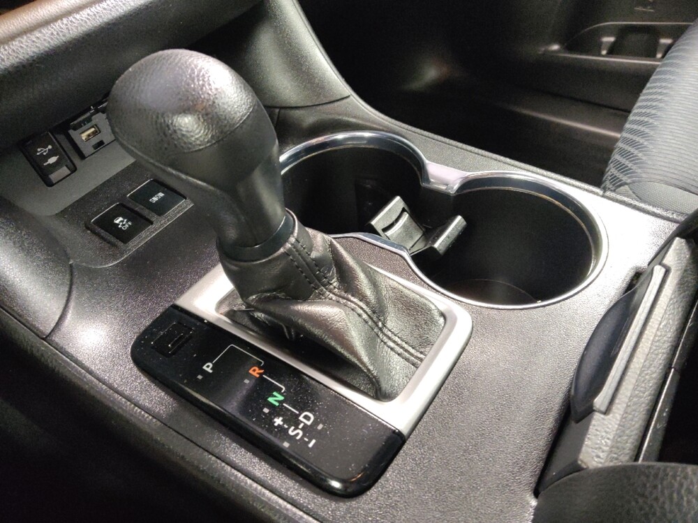 2019 Toyota Highlander in Houston, TX 77074 - 18129829 26