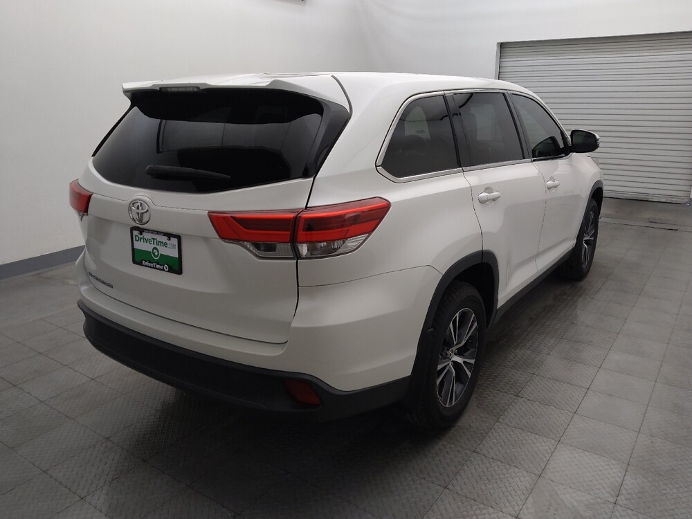 2019 Toyota Highlander in Houston, TX 77074 - 18129829 9