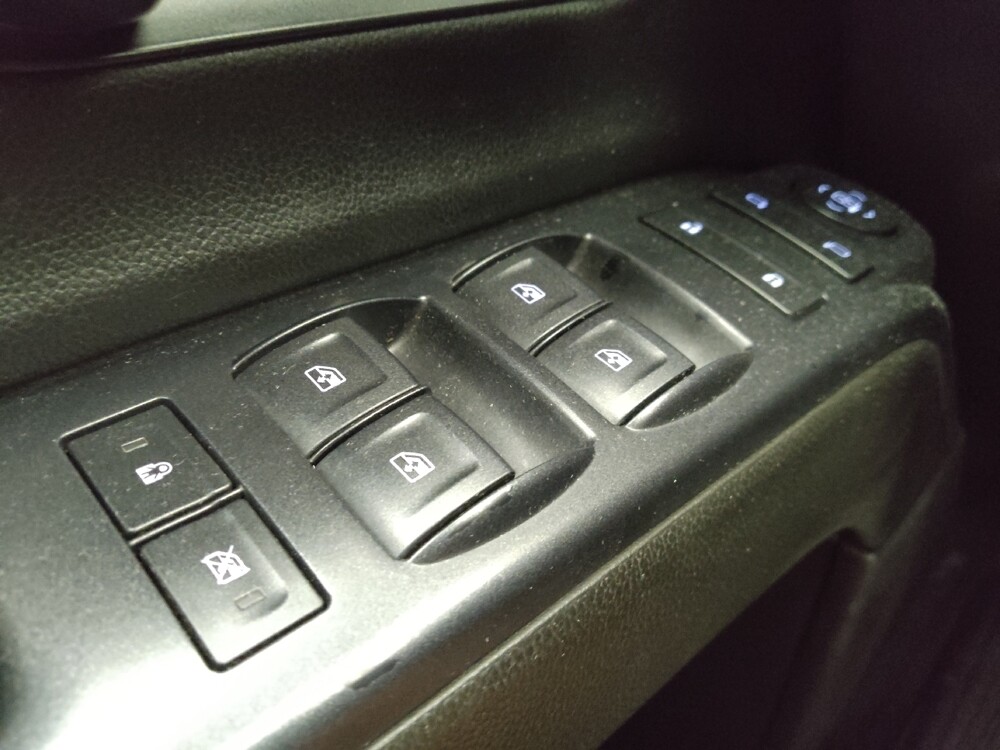 2015 Chevrolet Silverado 1500 in Phoenix, AZ 85015 - 18129835 27