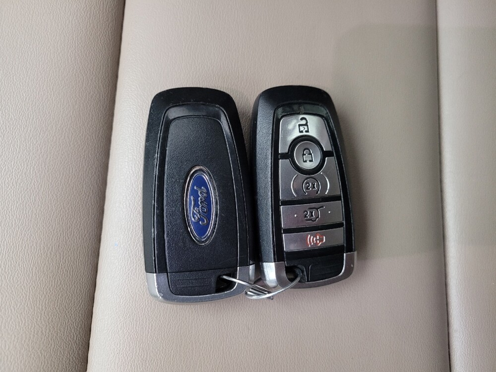 2022 Ford Explorer in Taylor, MI 48180 - 18129846 32