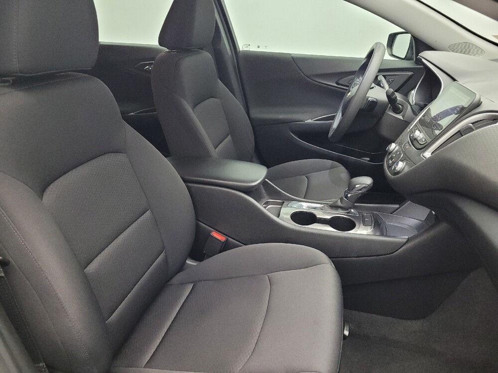 2021 Chevrolet Malibu in Raleigh, NC 27604 - 18129847 21