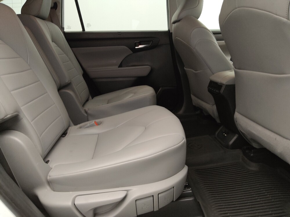 2020 Toyota Highlander in Wichita, KS 67207 - 18129863 19
