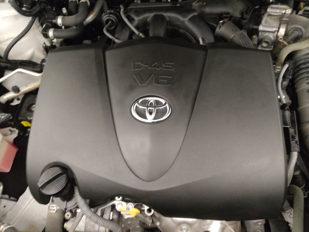 2020 Toyota Highlander in Wichita, KS 67207 - 18129863 30