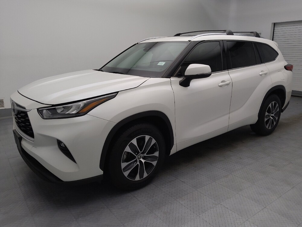 2020 Toyota Highlander in Wichita, KS 67207 - 18129863 2