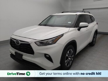 2020 Toyota Highlander in Wichita, KS 67207