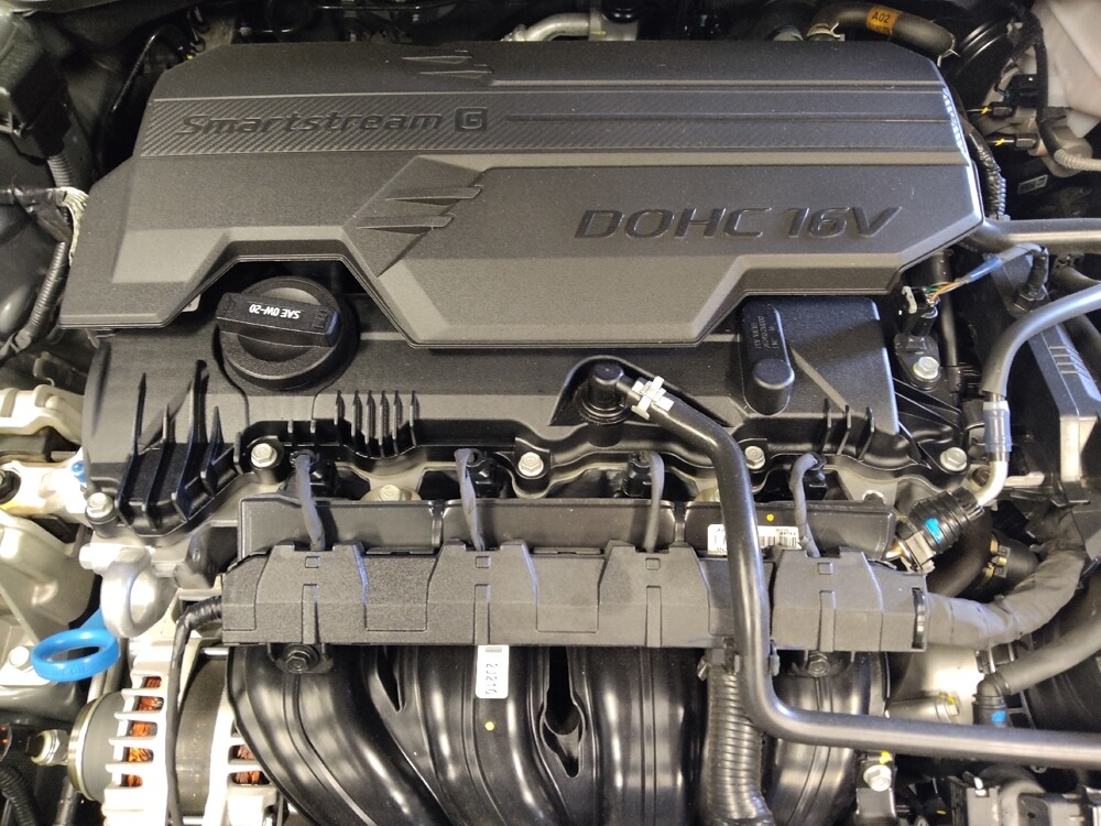 2025 Hyundai Elantra in Glendale, AZ 85301 - 18129869 30