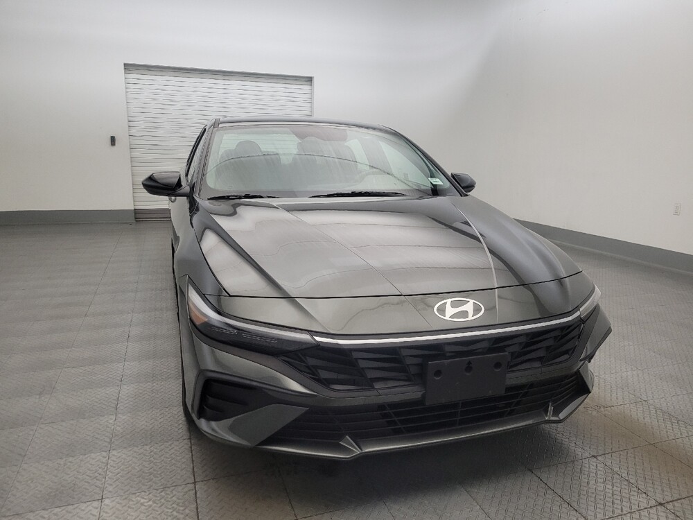 2025 Hyundai Elantra in Glendale, AZ 85301 - 18129869 14