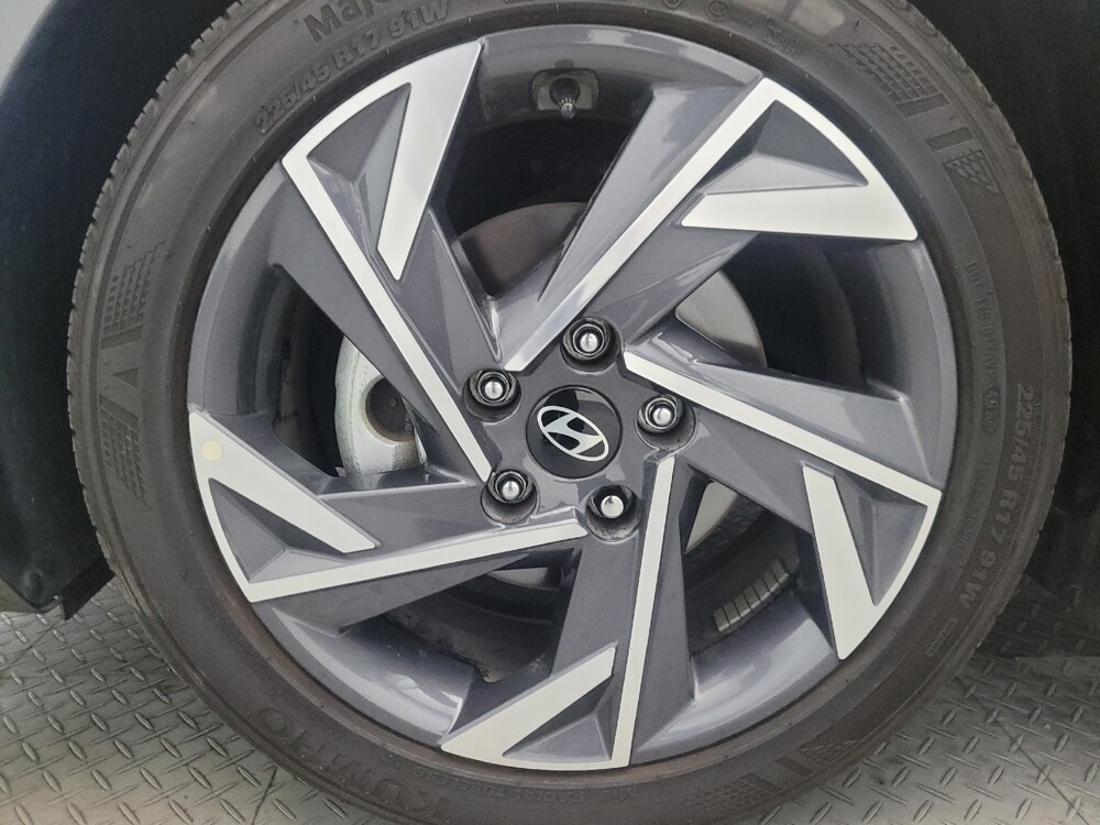 2025 Hyundai Elantra in Glendale, AZ 85301 - 18129869 31