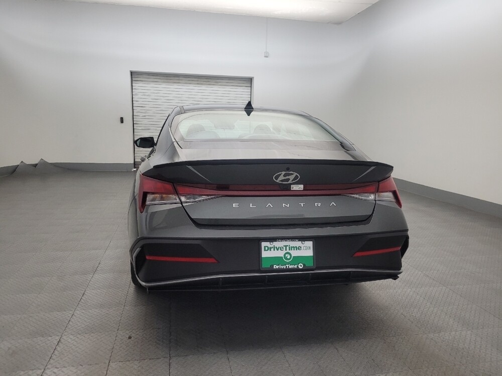 2025 Hyundai Elantra in Glendale, AZ 85301 - 18129869 6