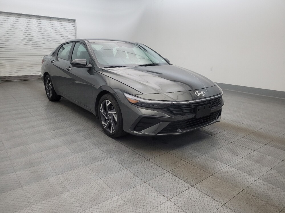 2025 Hyundai Elantra in Glendale, AZ 85301 - 18129869 13