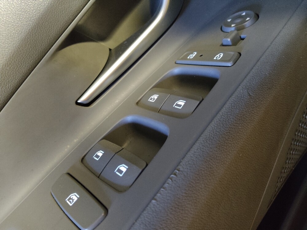 2025 Hyundai Elantra in Glendale, AZ 85301 - 18129869 27