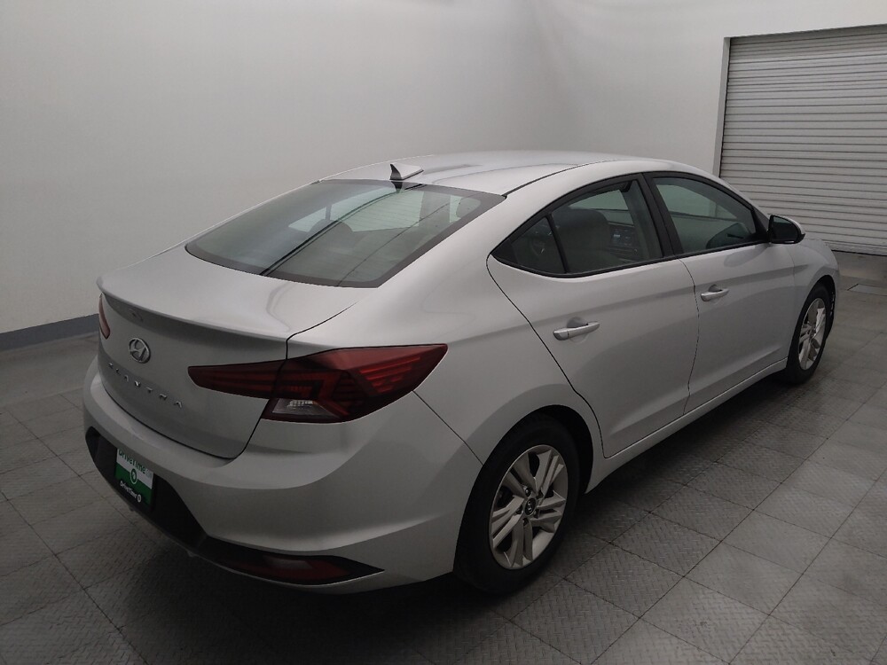 2019 Hyundai Elantra in Houston, TX 77074 - 18129874 9