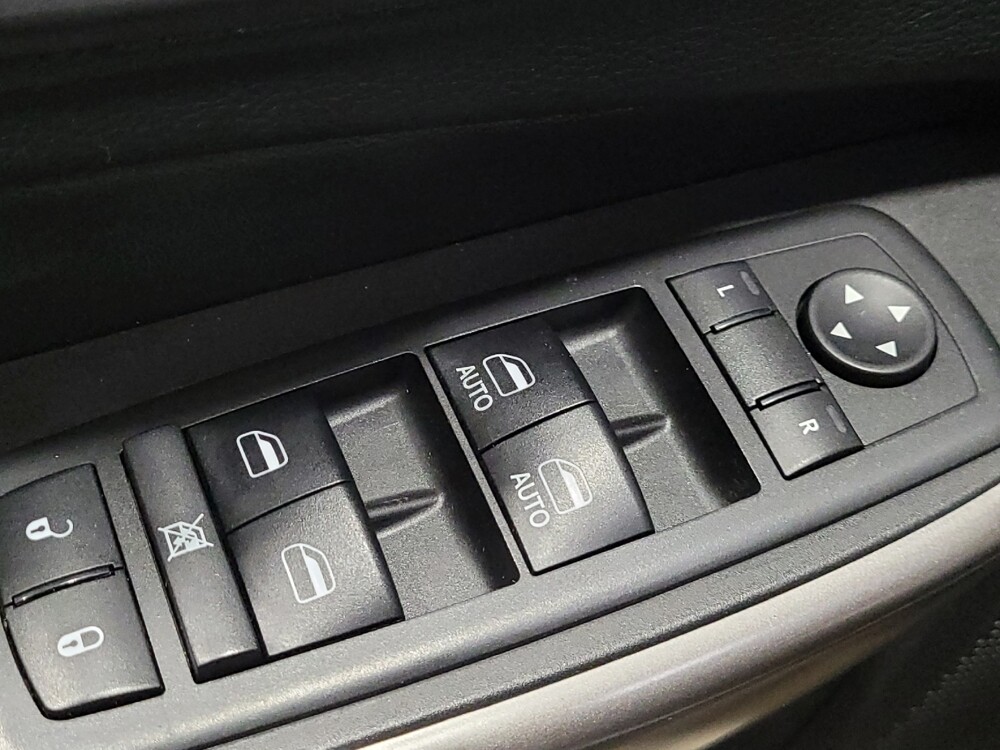 2019 Jeep Cherokee in Williamstown, NJ 8094 - 18129875 27