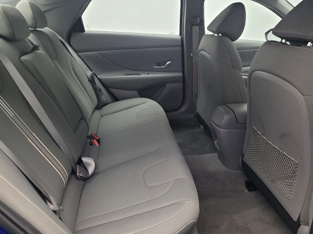 2025 Hyundai Elantra in Gainesville, FL 32609 - 18129904 19