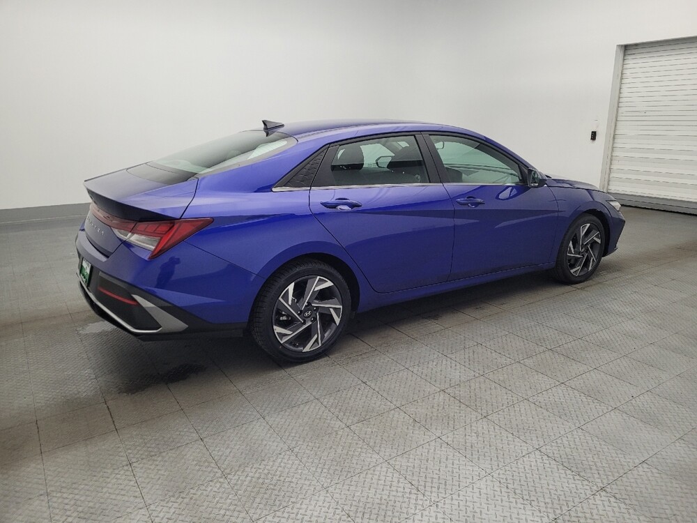 2025 Hyundai Elantra in Gainesville, FL 32609 - 18129904 10